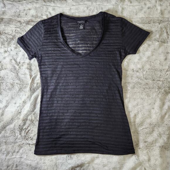 Rue 21 Black Shadow Stripe Sheer Junior's Fitted V Neck Shirt Size M - Picture 1 of 6